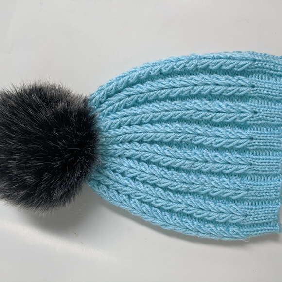 Toddler knit beanie pom pom hat - Picture 2 of 6